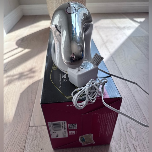 New ALESSI SG67 Handheld vacuum cleaner Design Stefano Giovannoni $300 - Picture 4 of 8